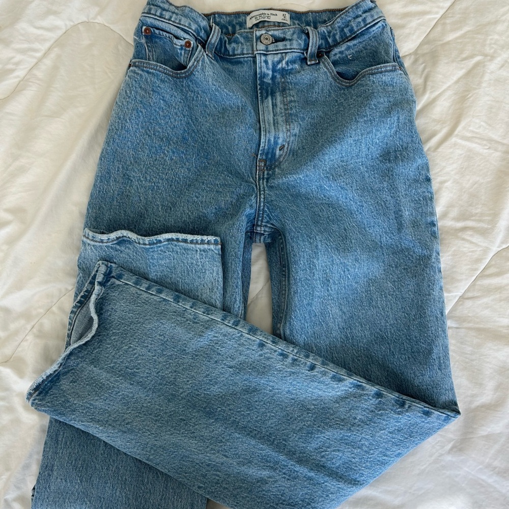 Abercrombie 90’s Straight, Ultra High Rise